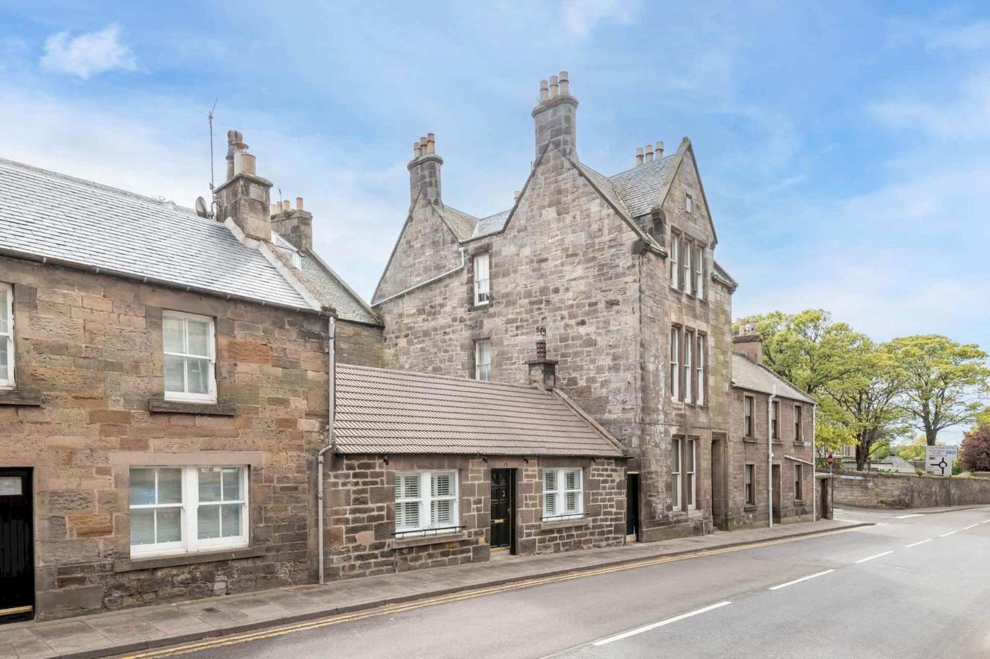 The Golf Cottage - 30 Seconds To The Old Course St Andrews Exterior photo